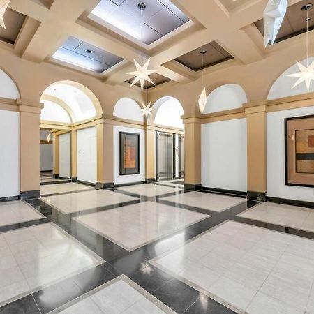 Modern Condo In The Heart Of Dt Overlooking City Vancouver Luaran gambar