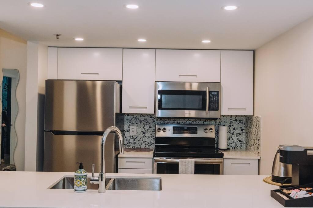Modern Condo In The Heart Of Dt Overlooking City Vancouver Luaran gambar
