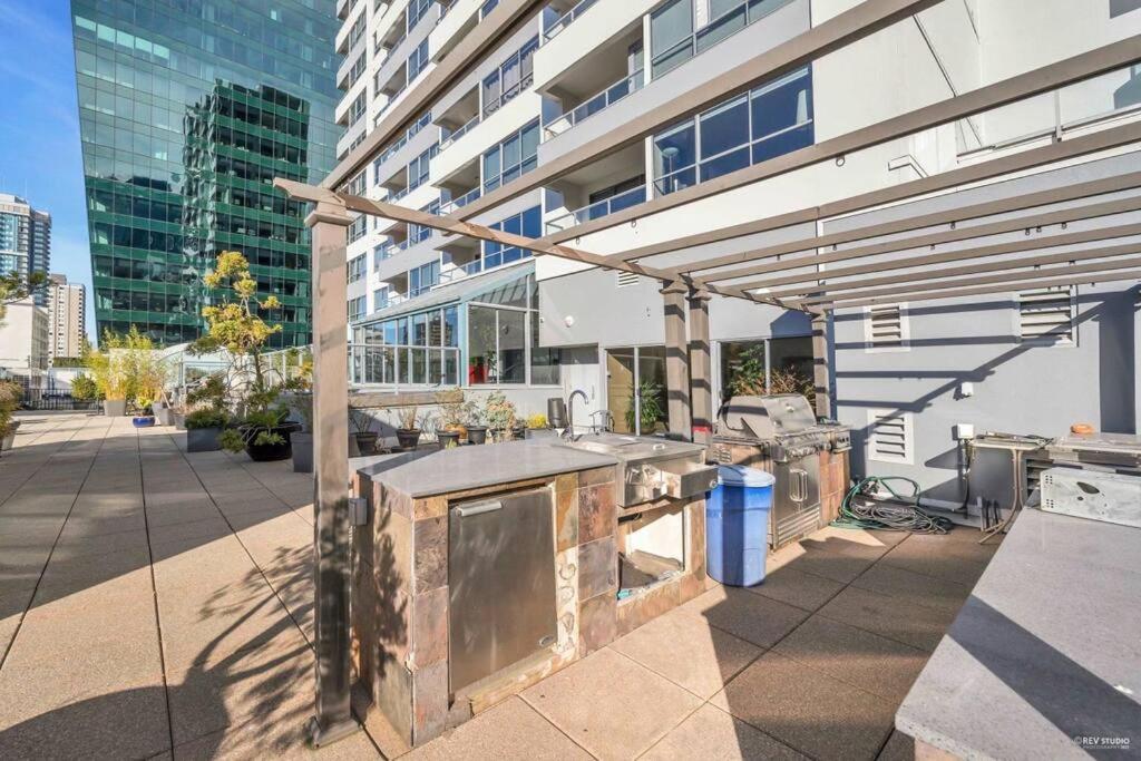 Modern Condo In The Heart Of Dt Overlooking City Vancouver Luaran gambar
