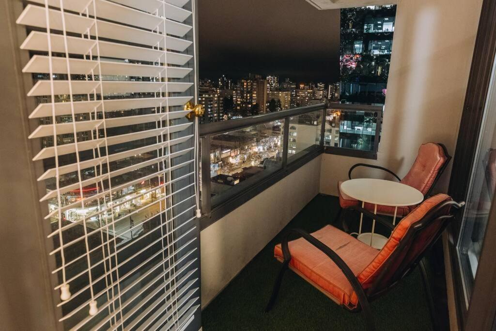 Modern Condo In The Heart Of Dt Overlooking City Vancouver Luaran gambar