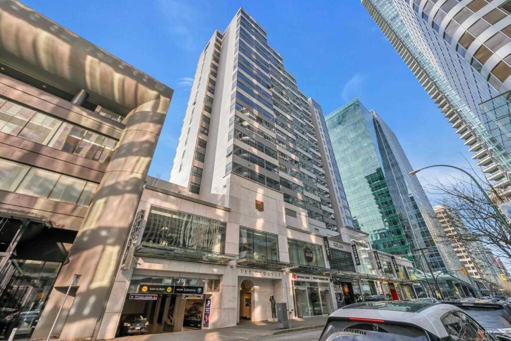 Modern Condo In The Heart Of Dt Overlooking City Vancouver Luaran gambar