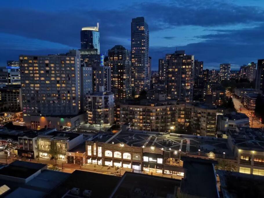 Modern Condo In The Heart Of Dt Overlooking City Vancouver Luaran gambar