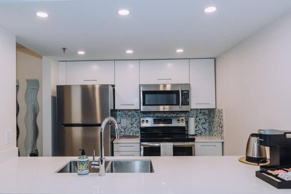 Modern Condo In The Heart Of Dt Overlooking City Vancouver Luaran gambar
