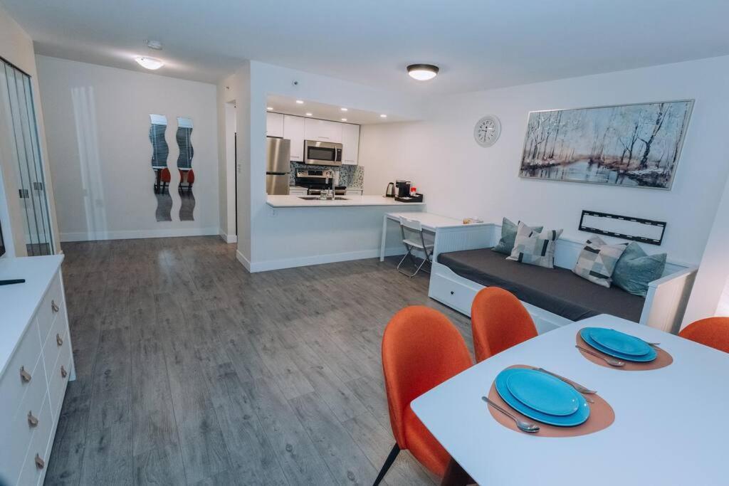 Modern Condo In The Heart Of Dt Overlooking City Vancouver Luaran gambar