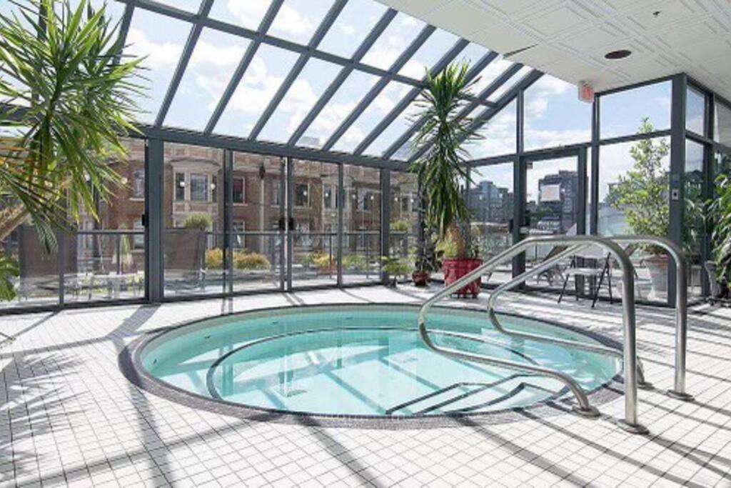 Modern Condo In The Heart Of Dt Overlooking City Vancouver Luaran gambar